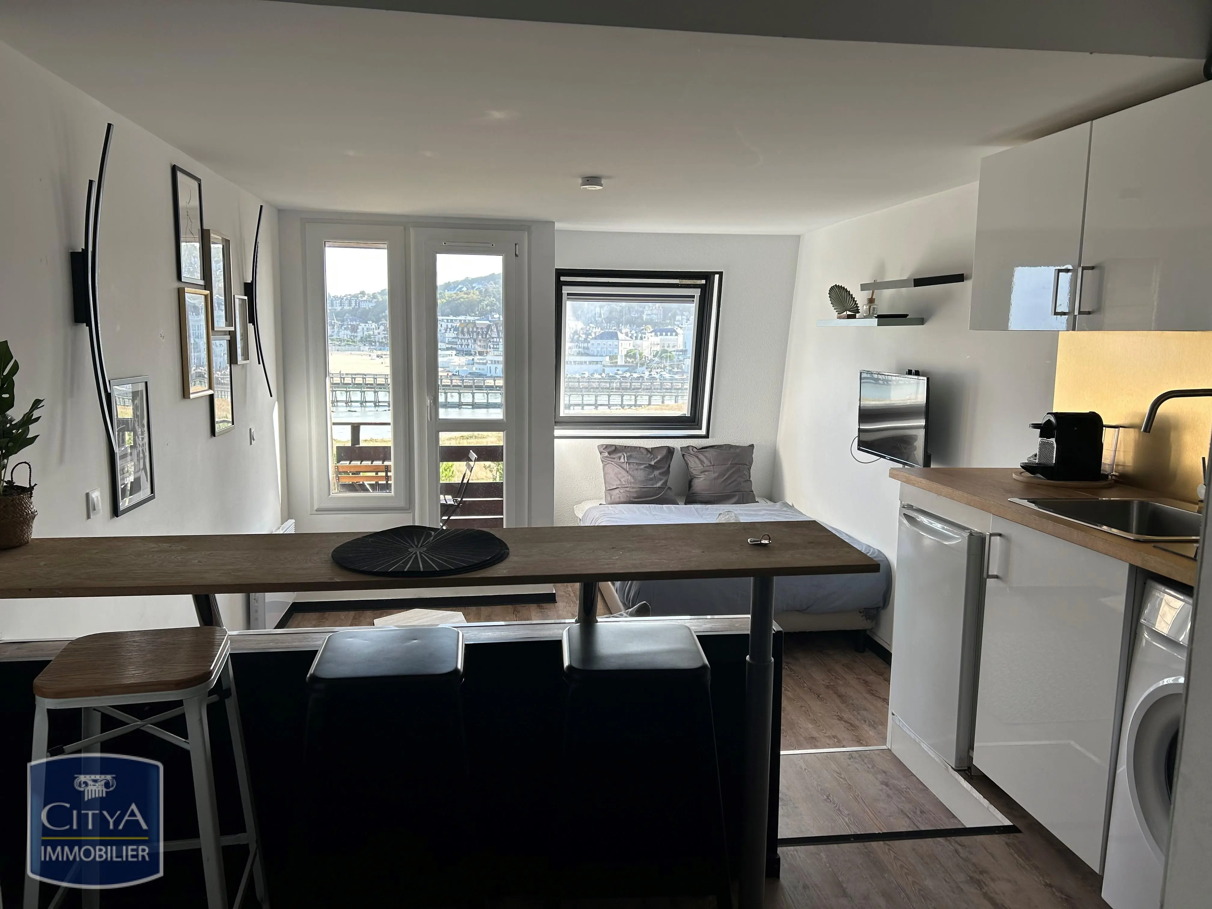 Photo 2 Appartement 1 pièce 24m²