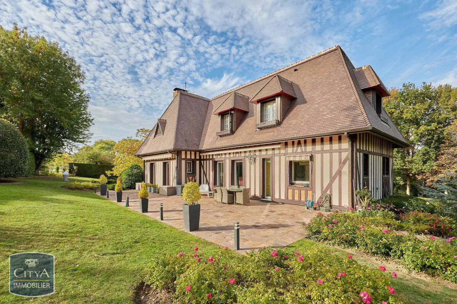 Photo 2 Maison 8 pièces 385m²