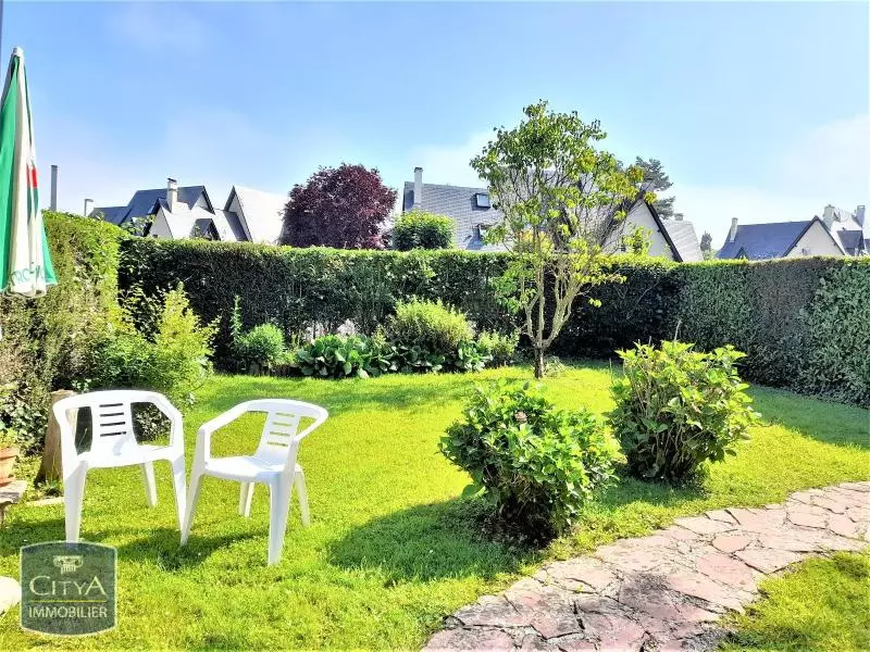 Illustration pour Maison 2 pièces 40m² Photo Maison 2 pièces 40m²