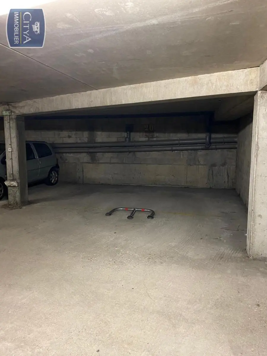 Photo 1 Parking 9m²