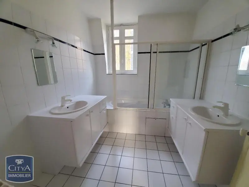 Photo 15 Maison 9 pièces 218.11m²