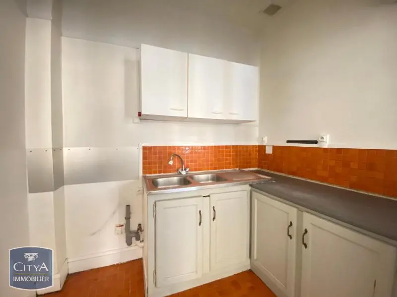 Photo 2 Appartement 1 pièce 27.92m²