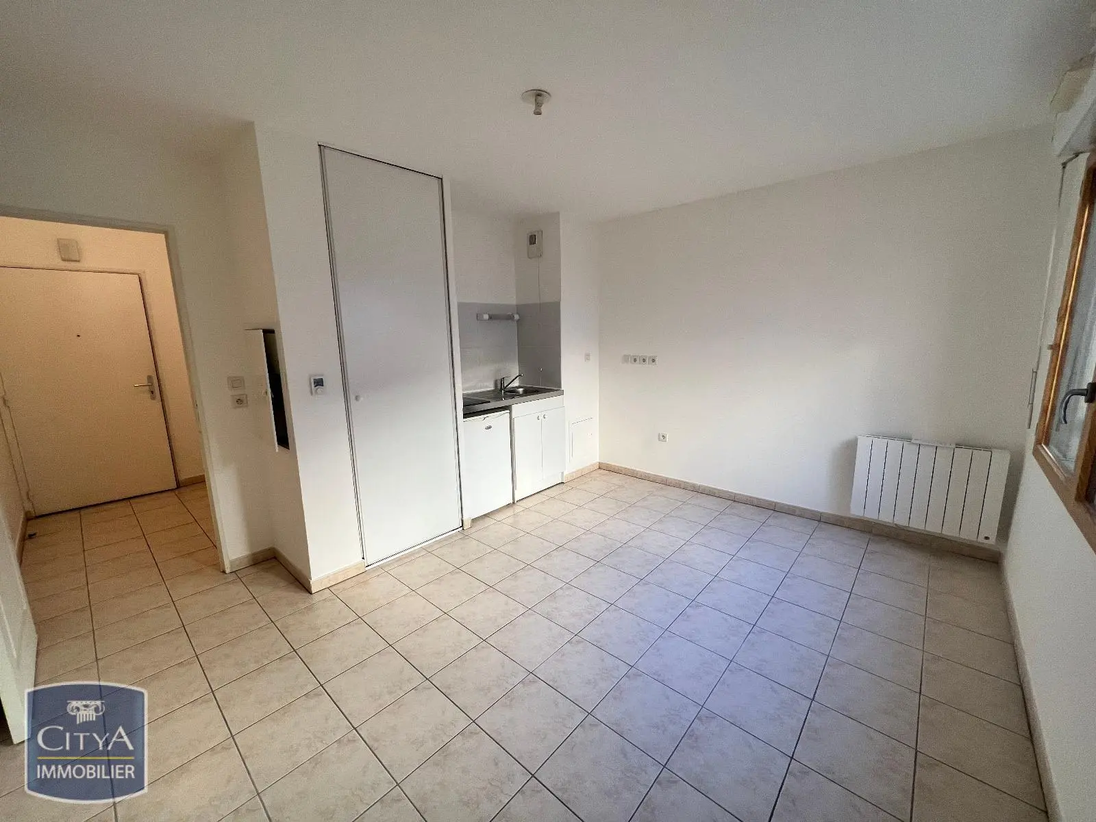 Photo 1 Appartement 1 pièce 23.6m²