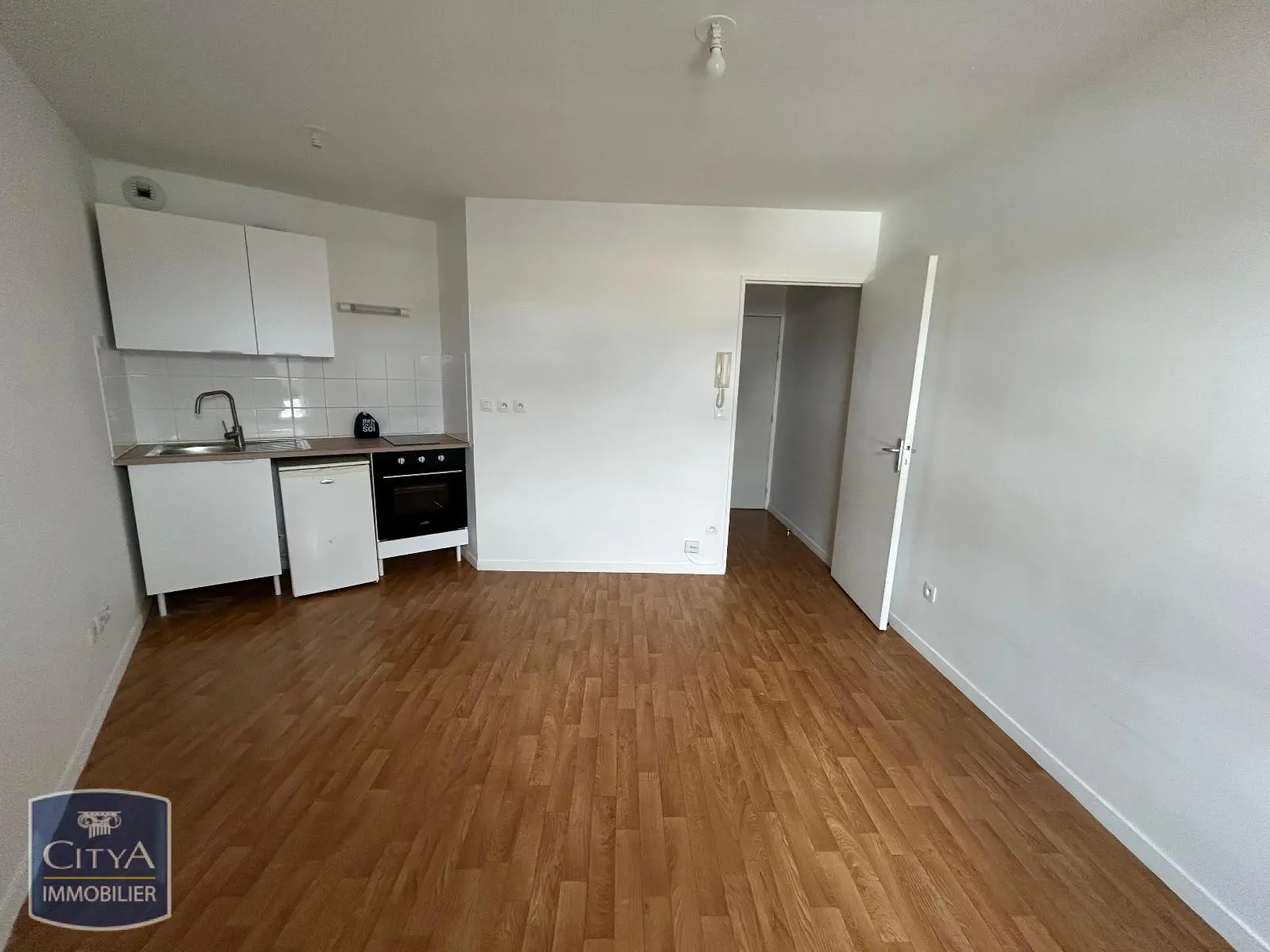 Photo 1 Appartement 1 pièce 22.02m²