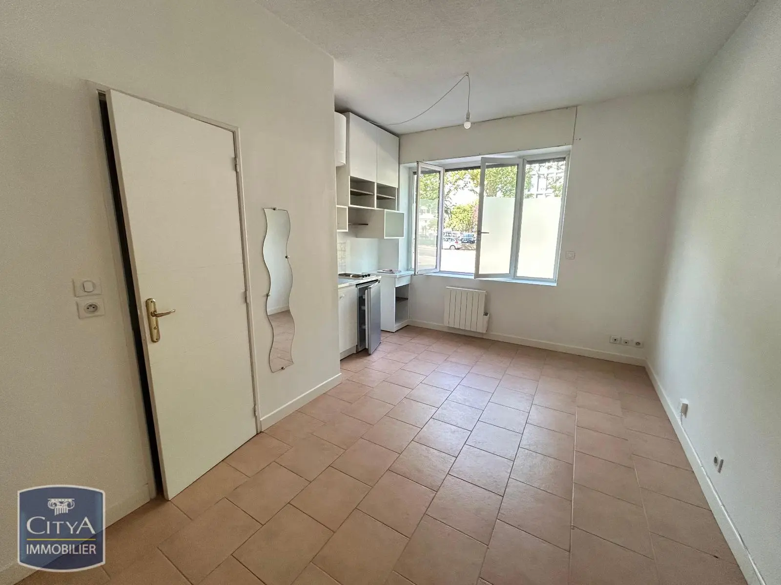 Photo 1 Appartement 1 pièce 16.7m²