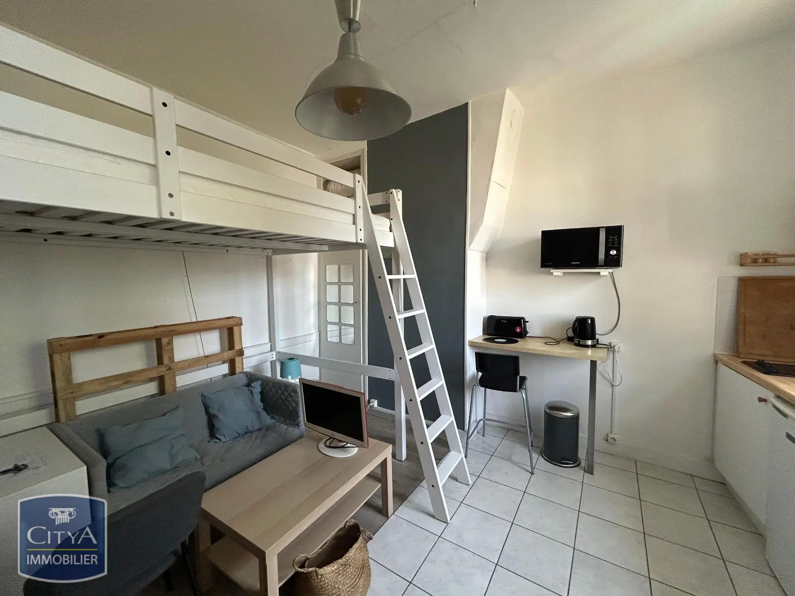 Photo 1 Appartement 1 pièce 17.85m²