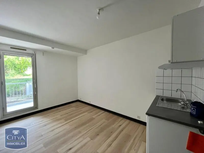 Photo 2 Appartement 1 pièce 15.97m²