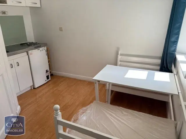 Photo 1 Appartement 1 pièce 9.67m²