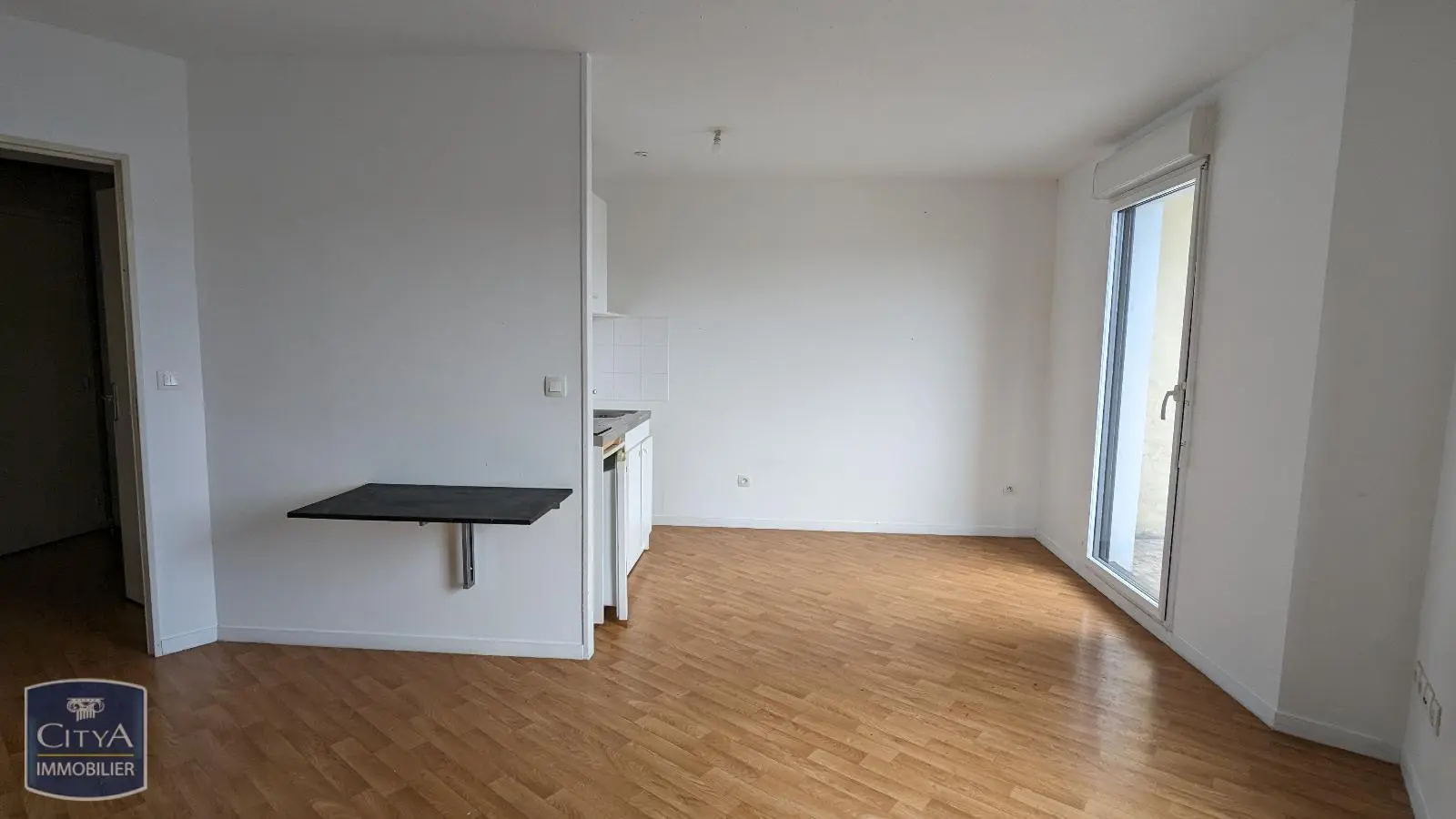Photo 1 Appartement 1 pièce 24.12m²