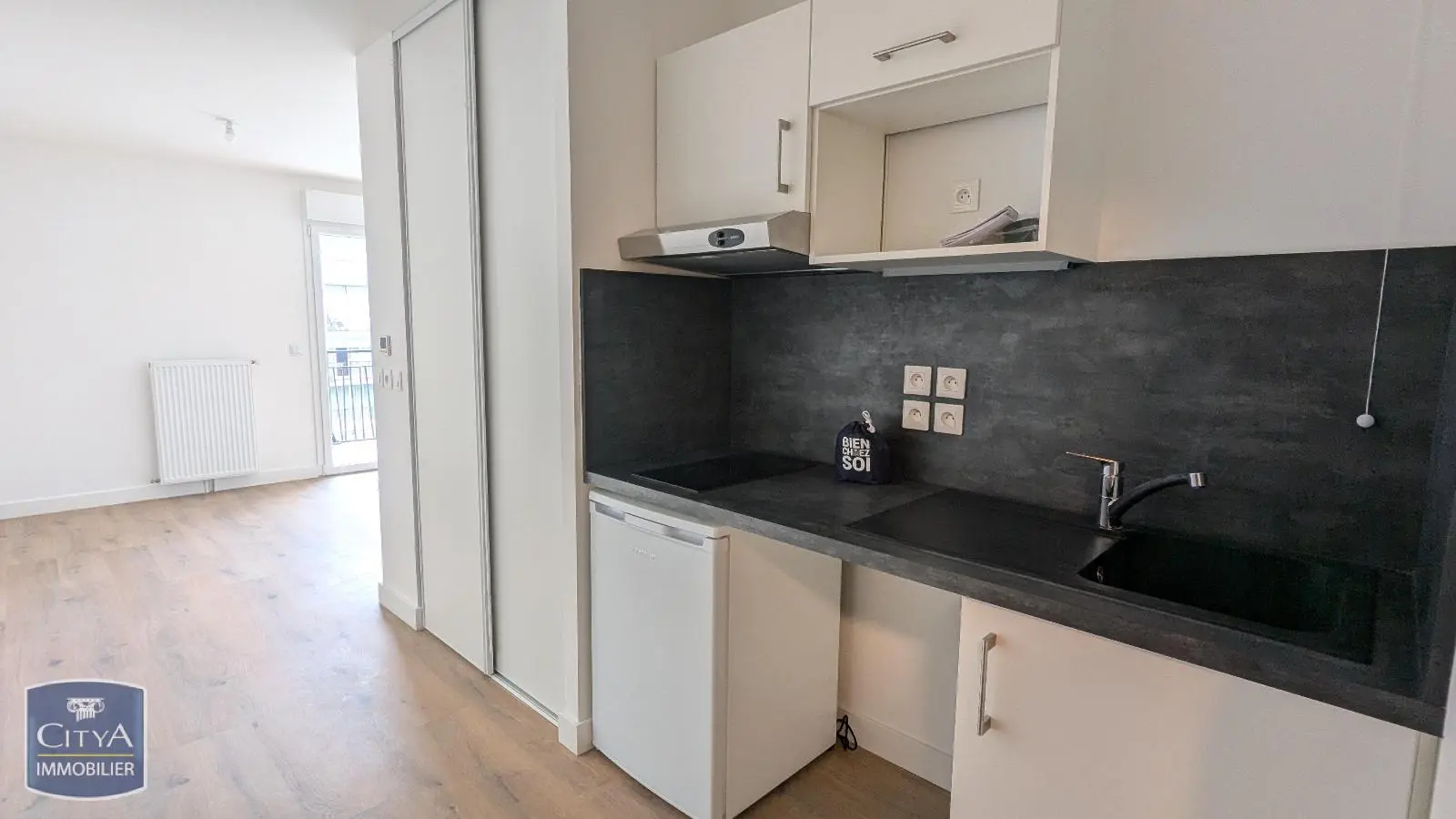 Photo 2 Appartement 1 pièce 33.16m²