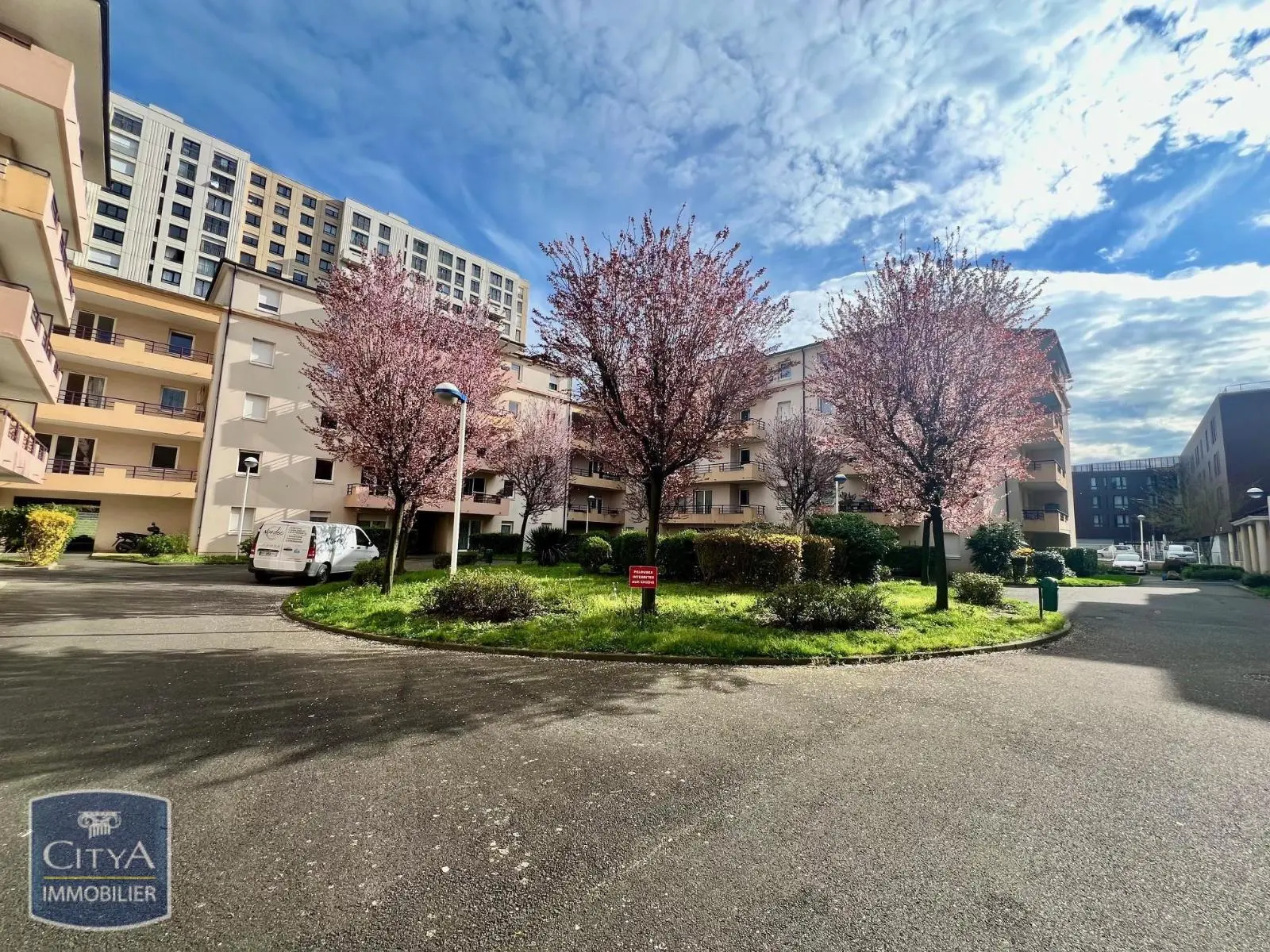 Photo 1 Appartement 2 pièces 55.8m²