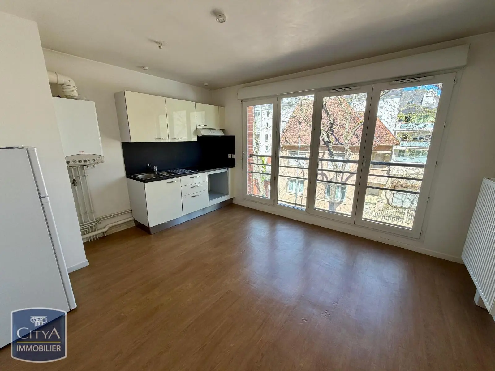 Photo 1 Appartement 1 pièce 24.1m²