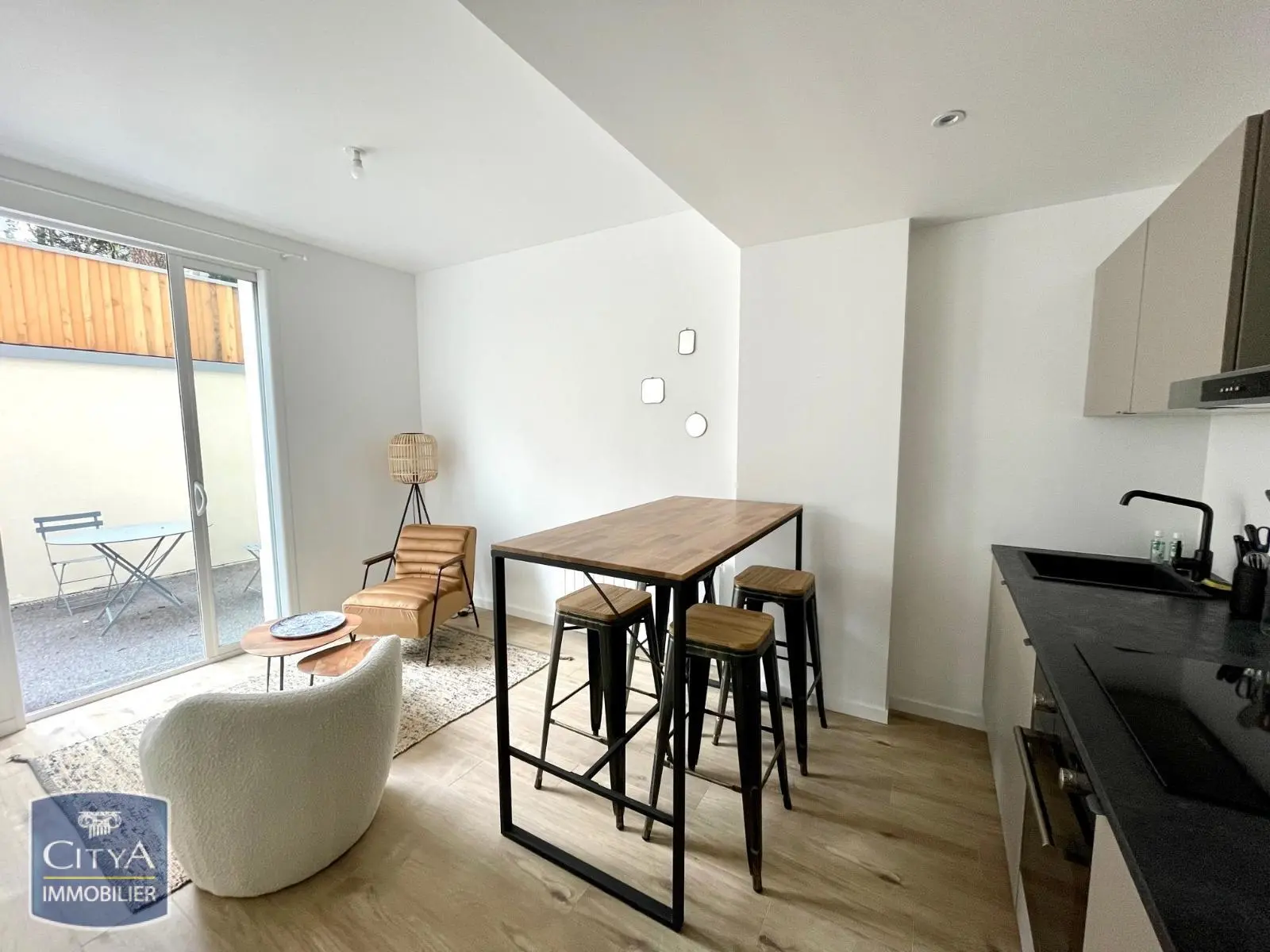 Photo 1 Appartement 1 pièce 24.68m²
