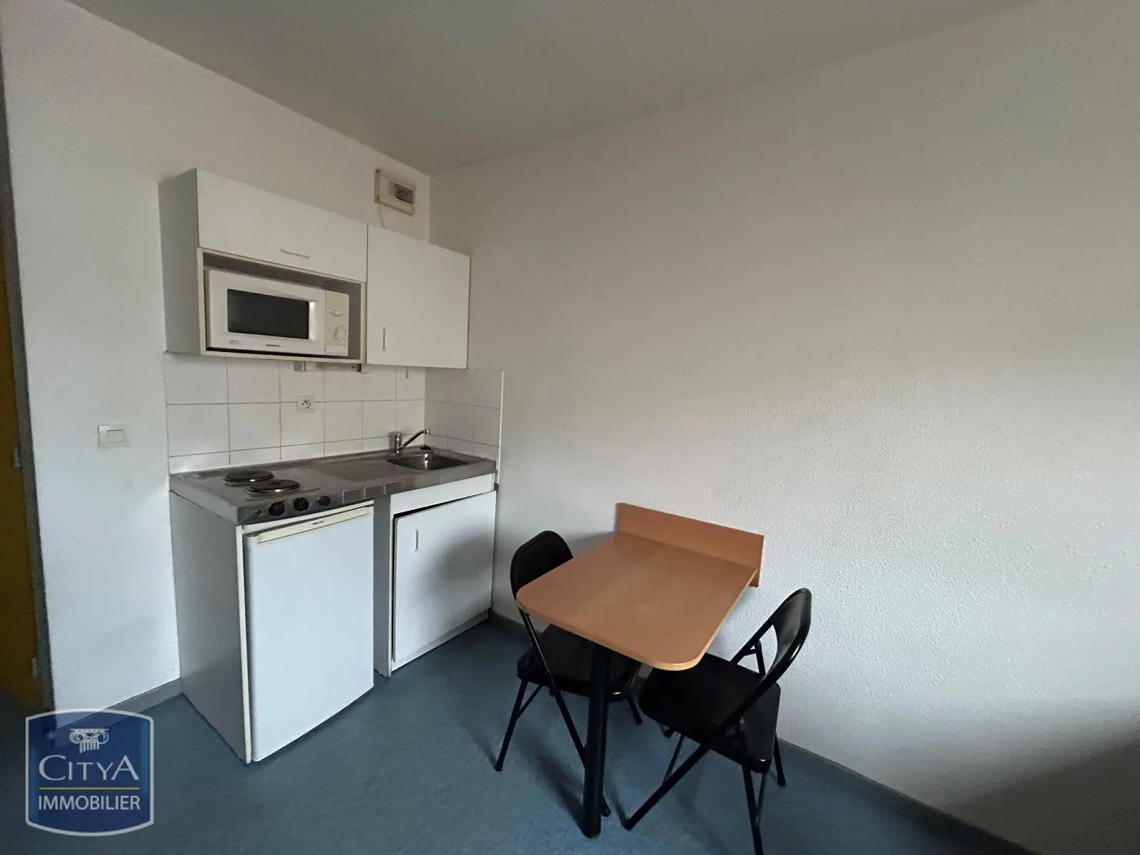Photo 1 Appartement 1 pièce 18m²