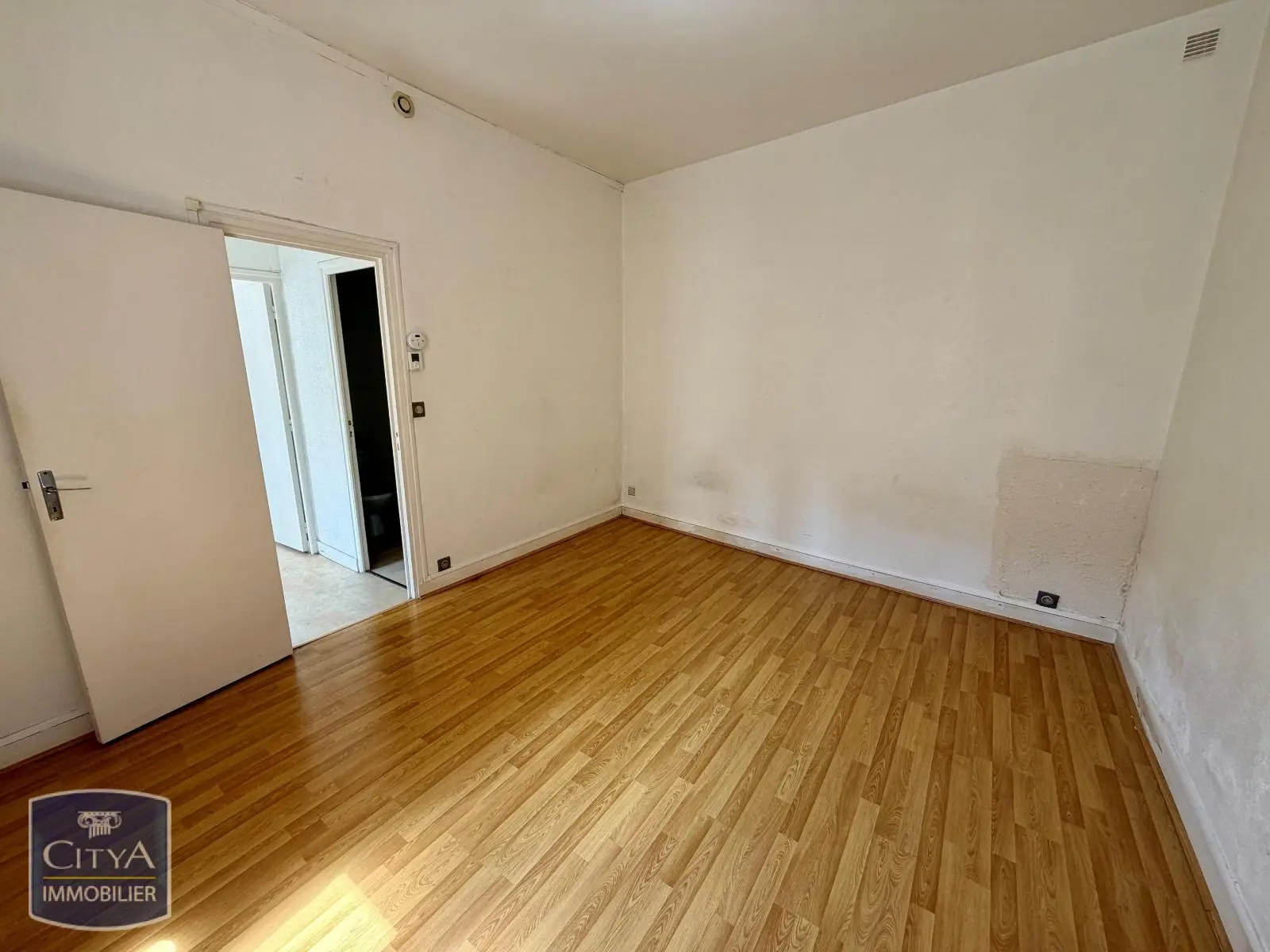 Photo 2 Appartement 1 pièce 28.51m²