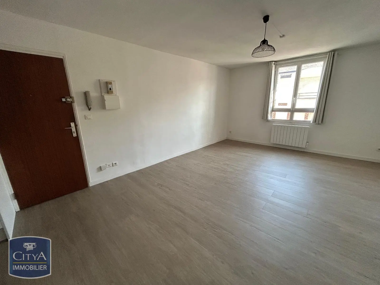 Photo 1 Appartement 1 pièce 27.19m²
