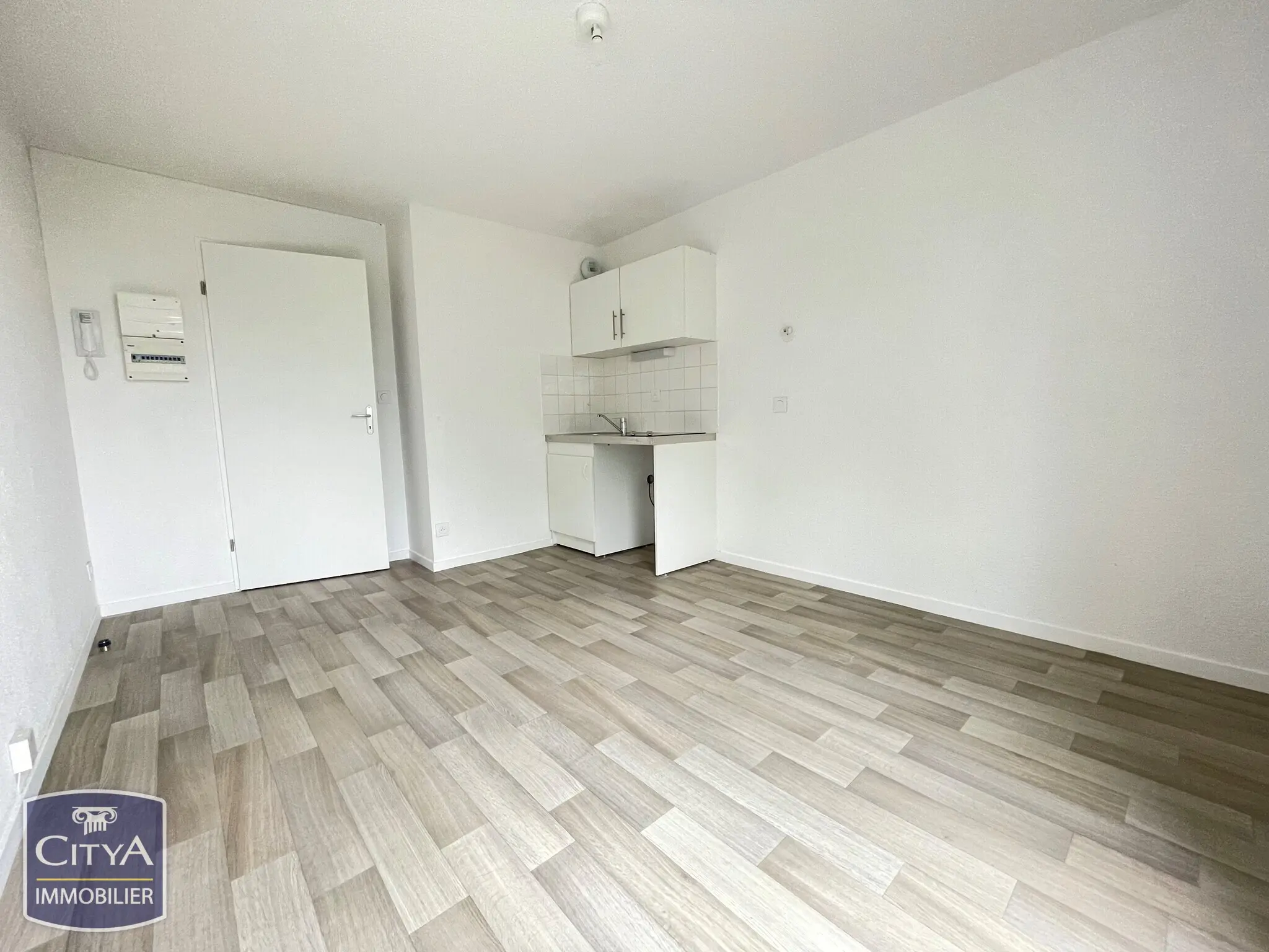 Photo 2 Appartement 1 pièce 18.86m²