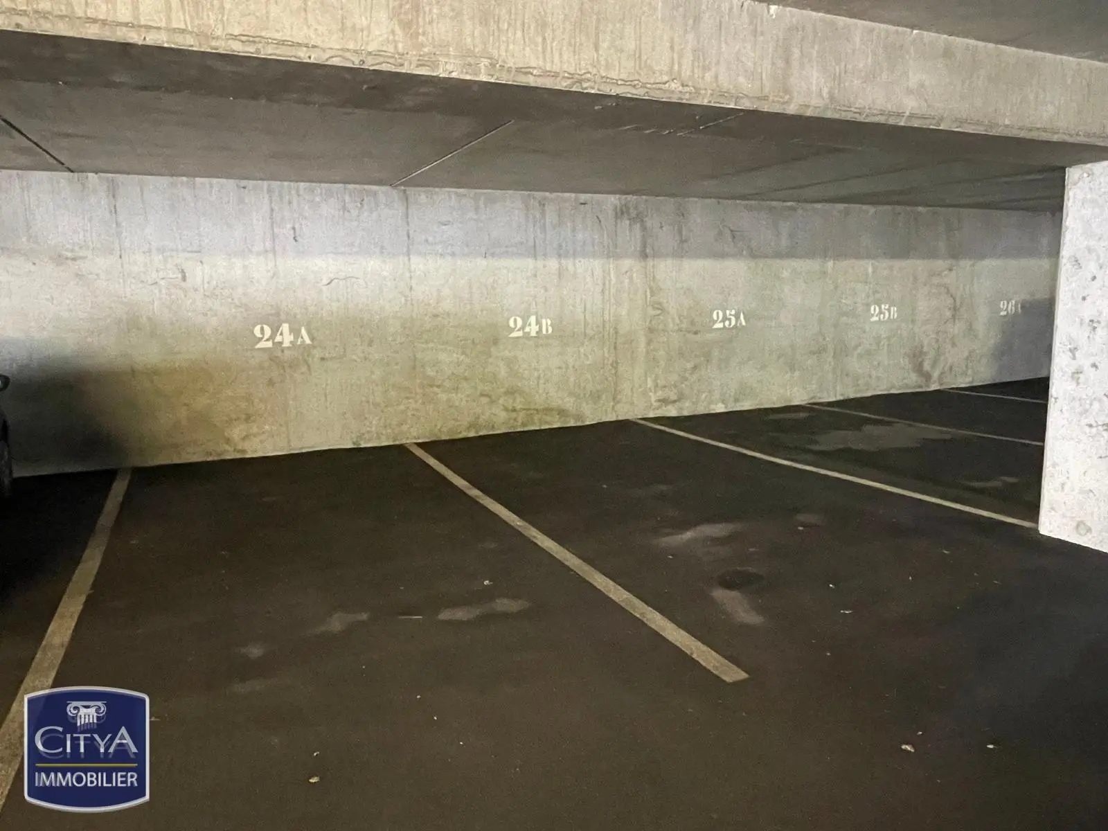 Photo 2 Parking