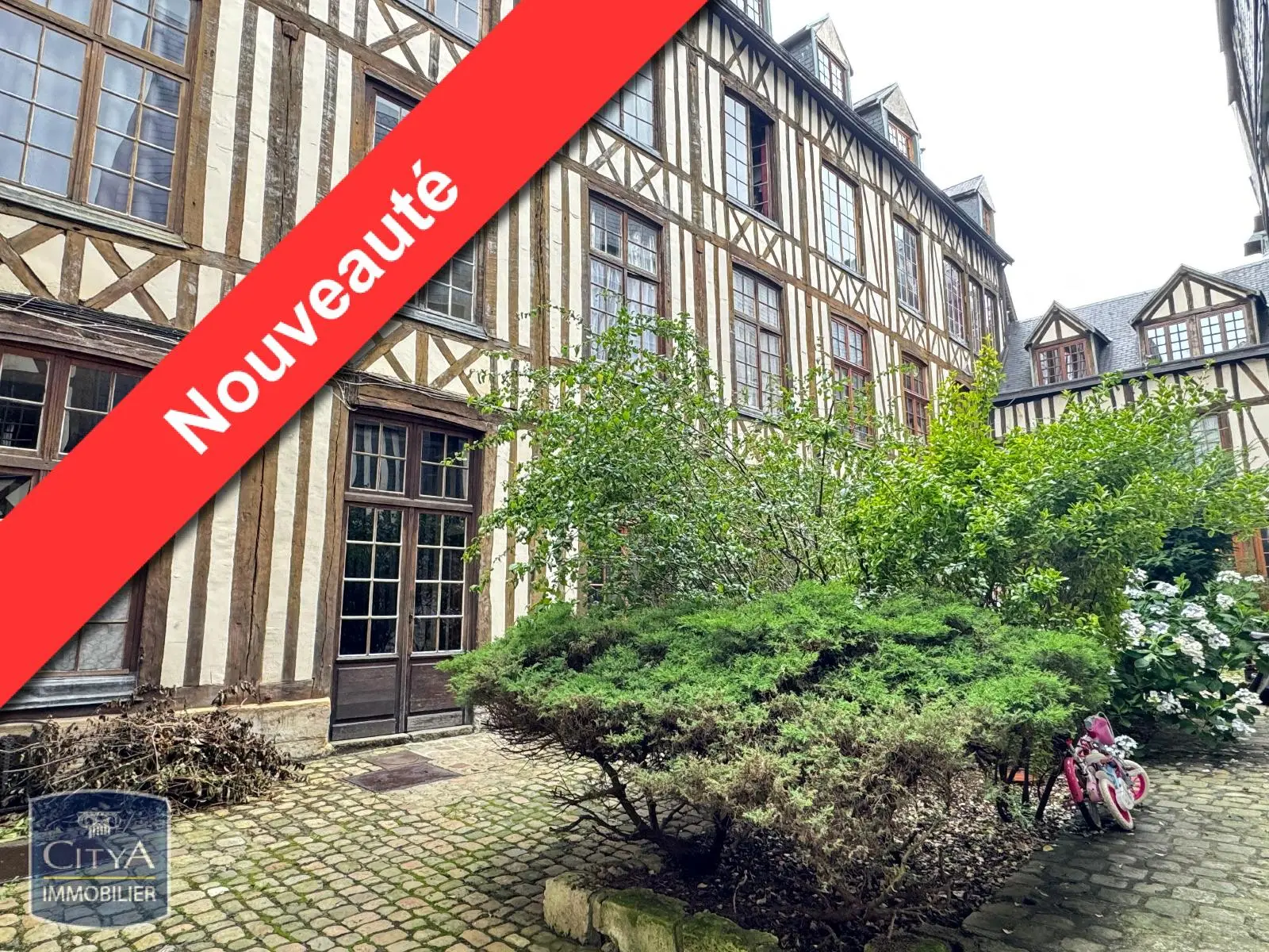 Photo 1 Appartement 1 pièce 27.5m²