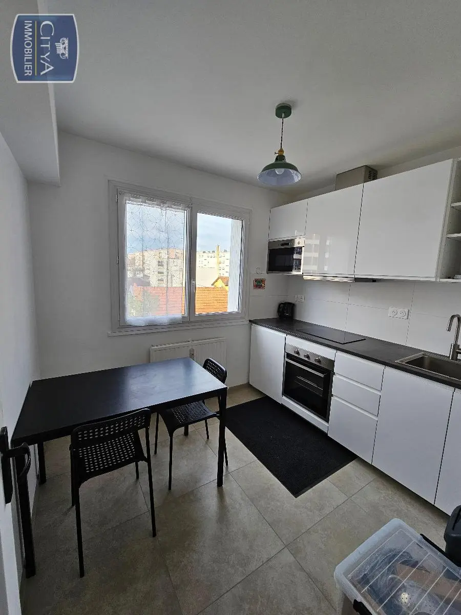 Photo 2 Appartement 1 pièce 28.07m²