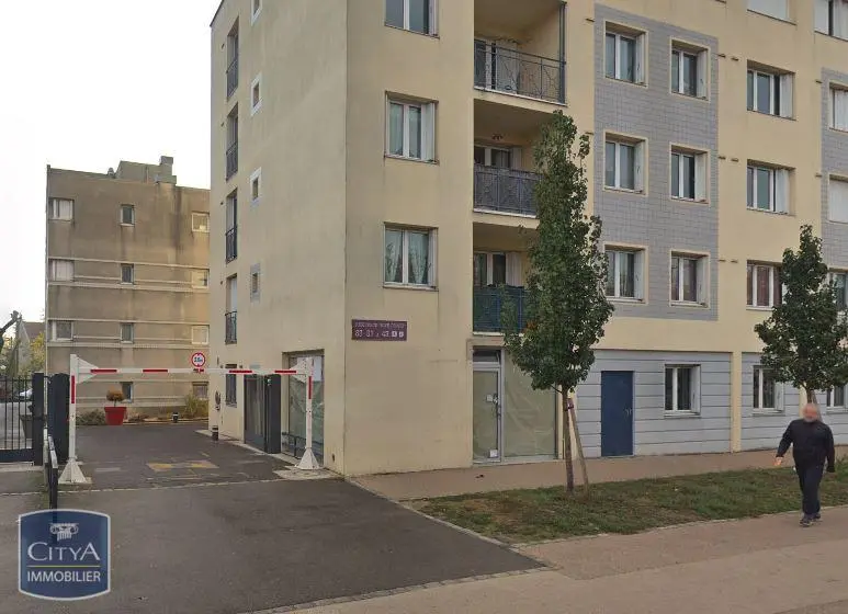 Photo 1 Parking