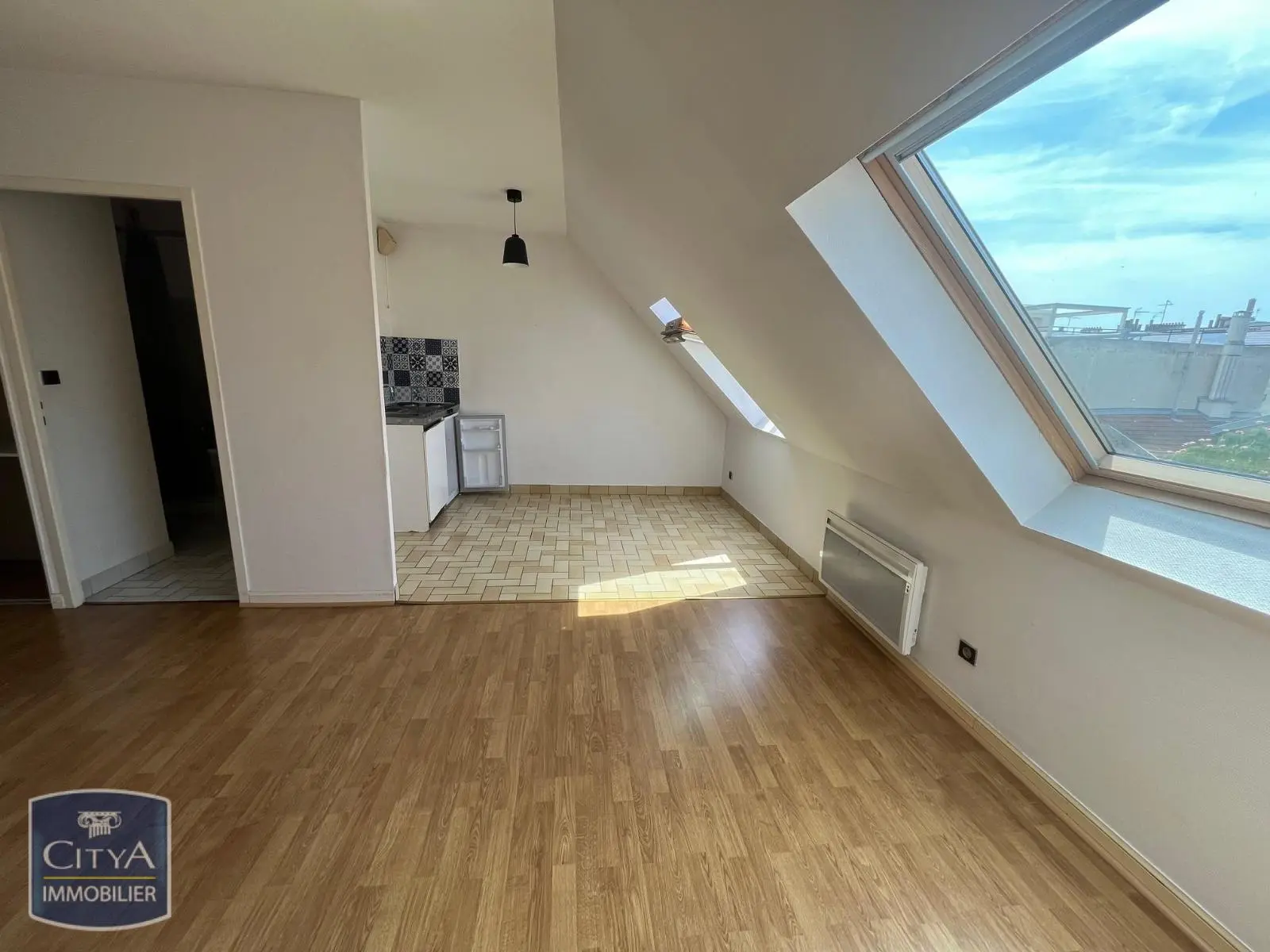 Photo 1 Appartement 1 pièce 24.08m²