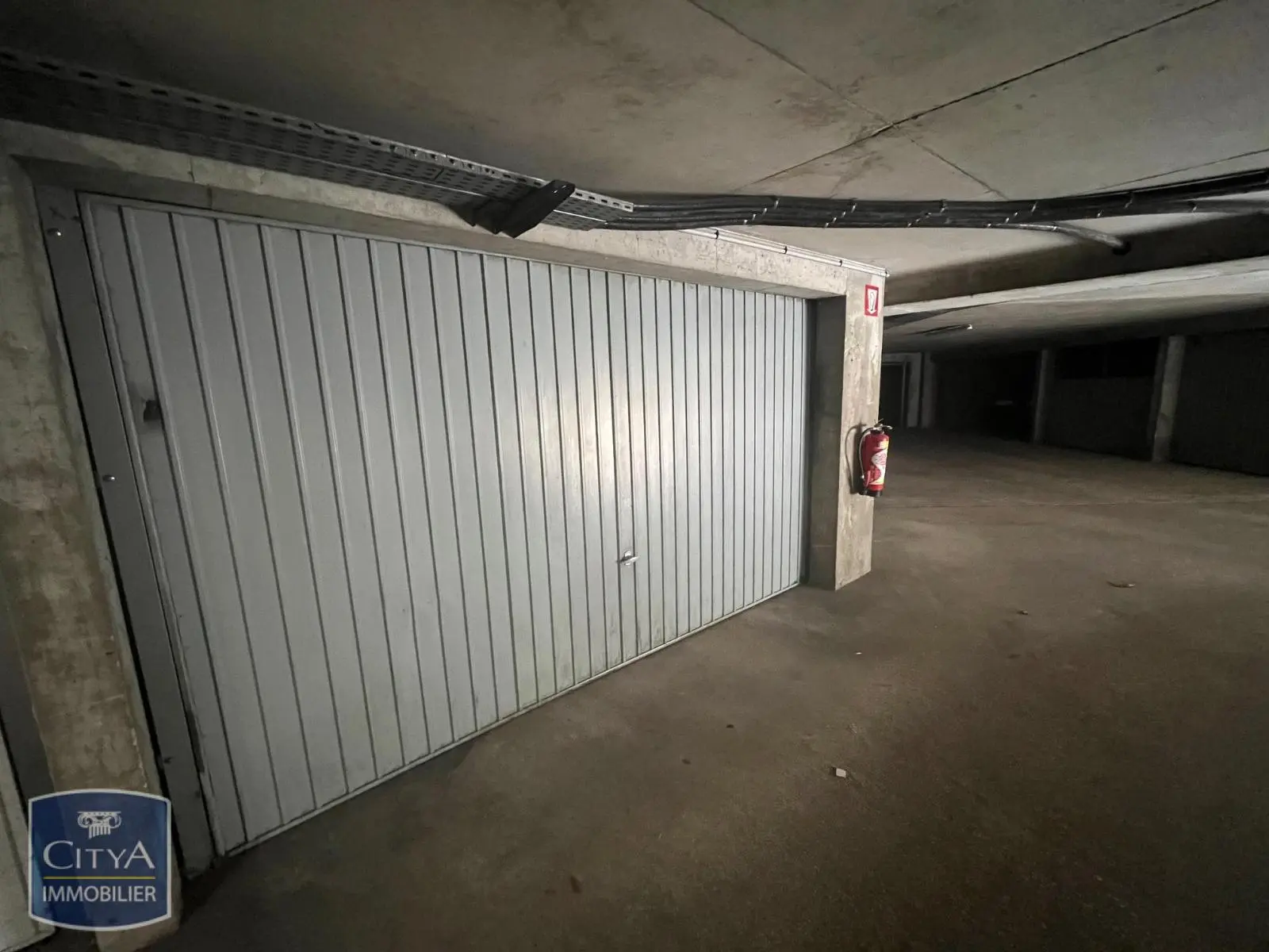 Photo 1 Parking