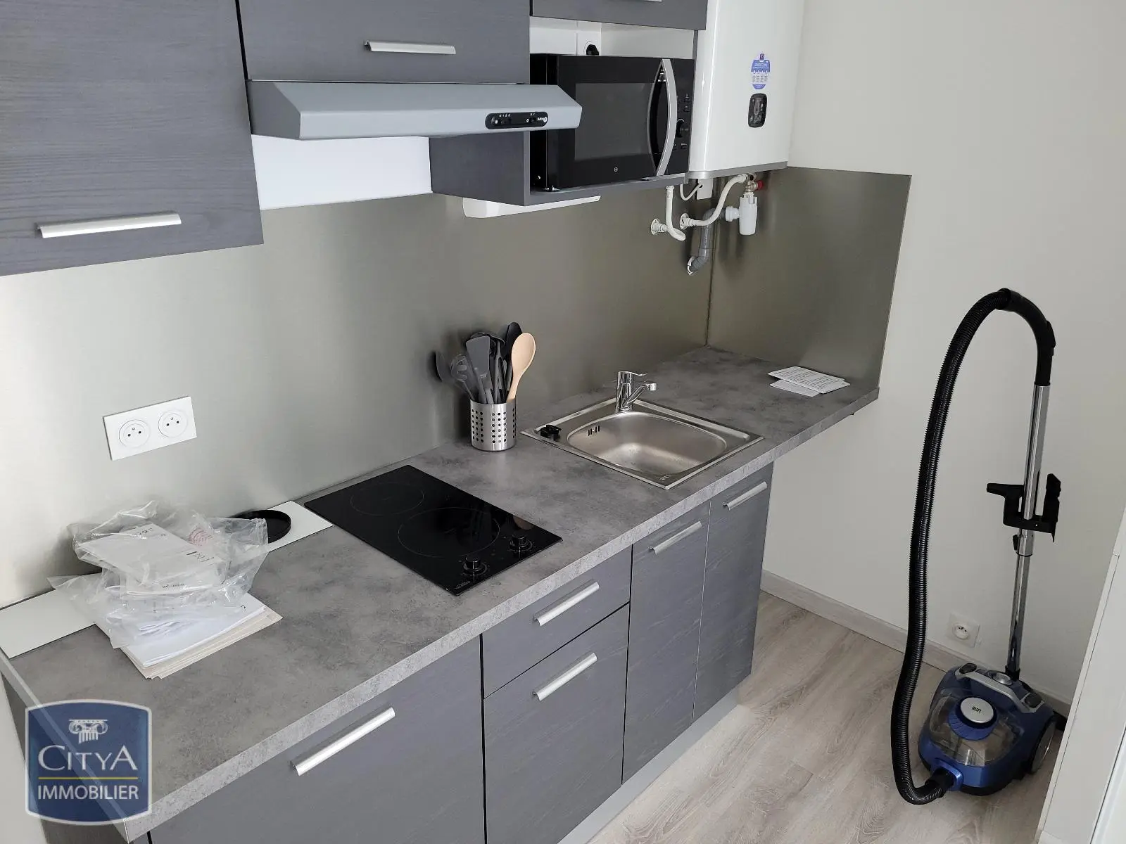 Photo 1 Appartement 1 pièce 28.42m²