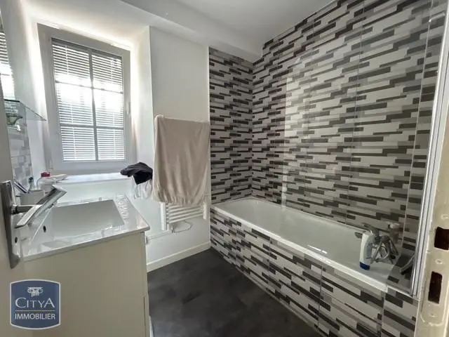 Photo 3 Appartement 1 pièce 28.16m²