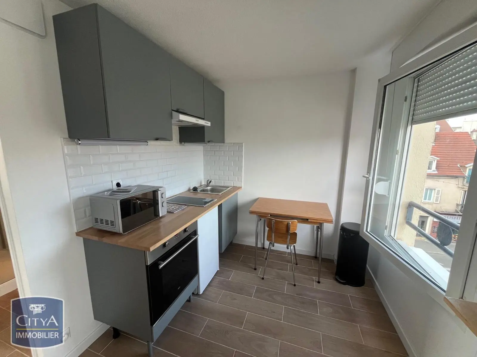 Photo 1 Appartement 1 pièce 16.85m²
