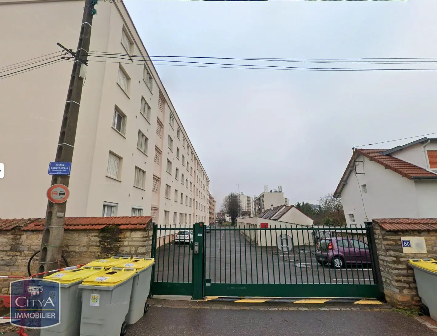 Photo 1 Parking