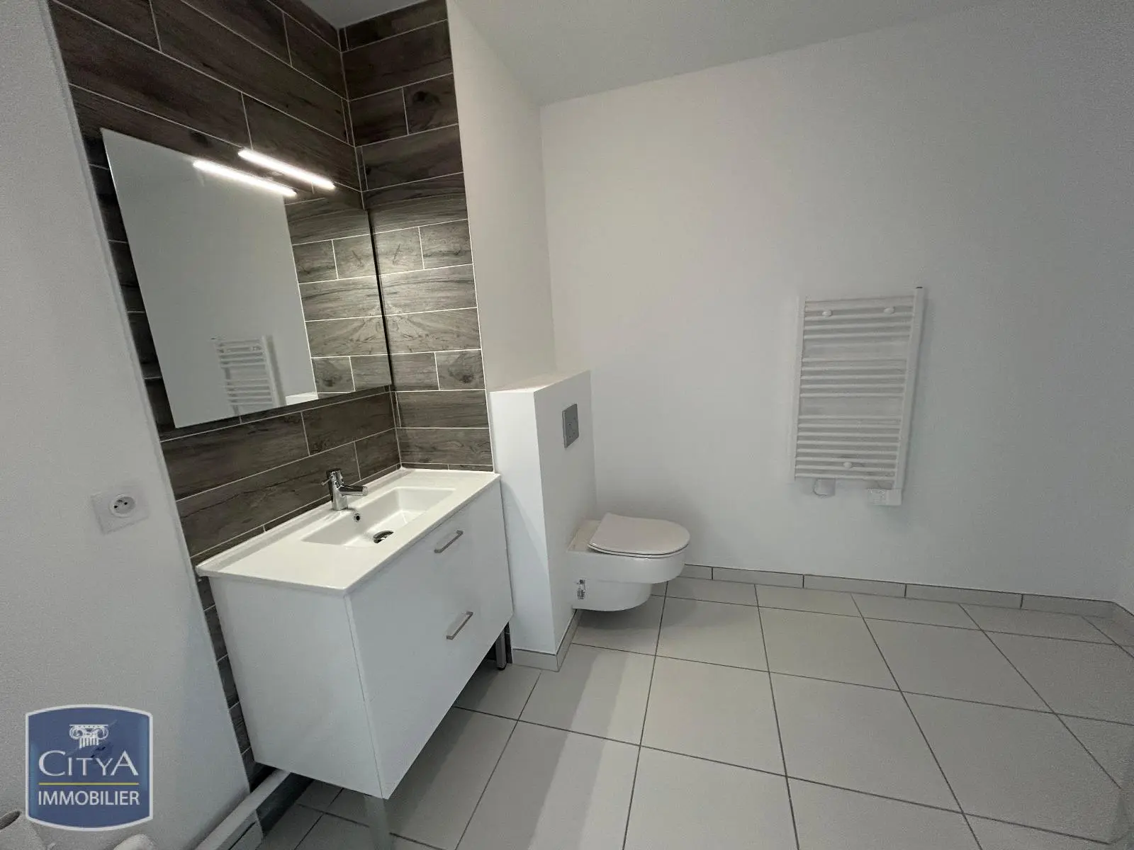 Photo 4 Appartement 2 pièces 553m²