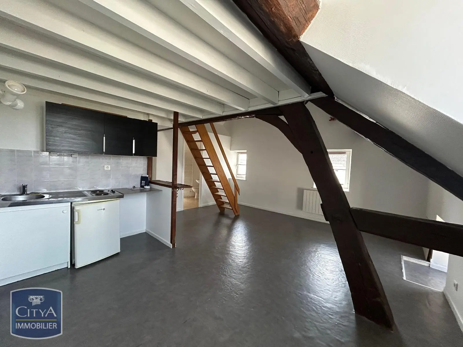 Photo 1 Appartement 1 pièce 28.73m²