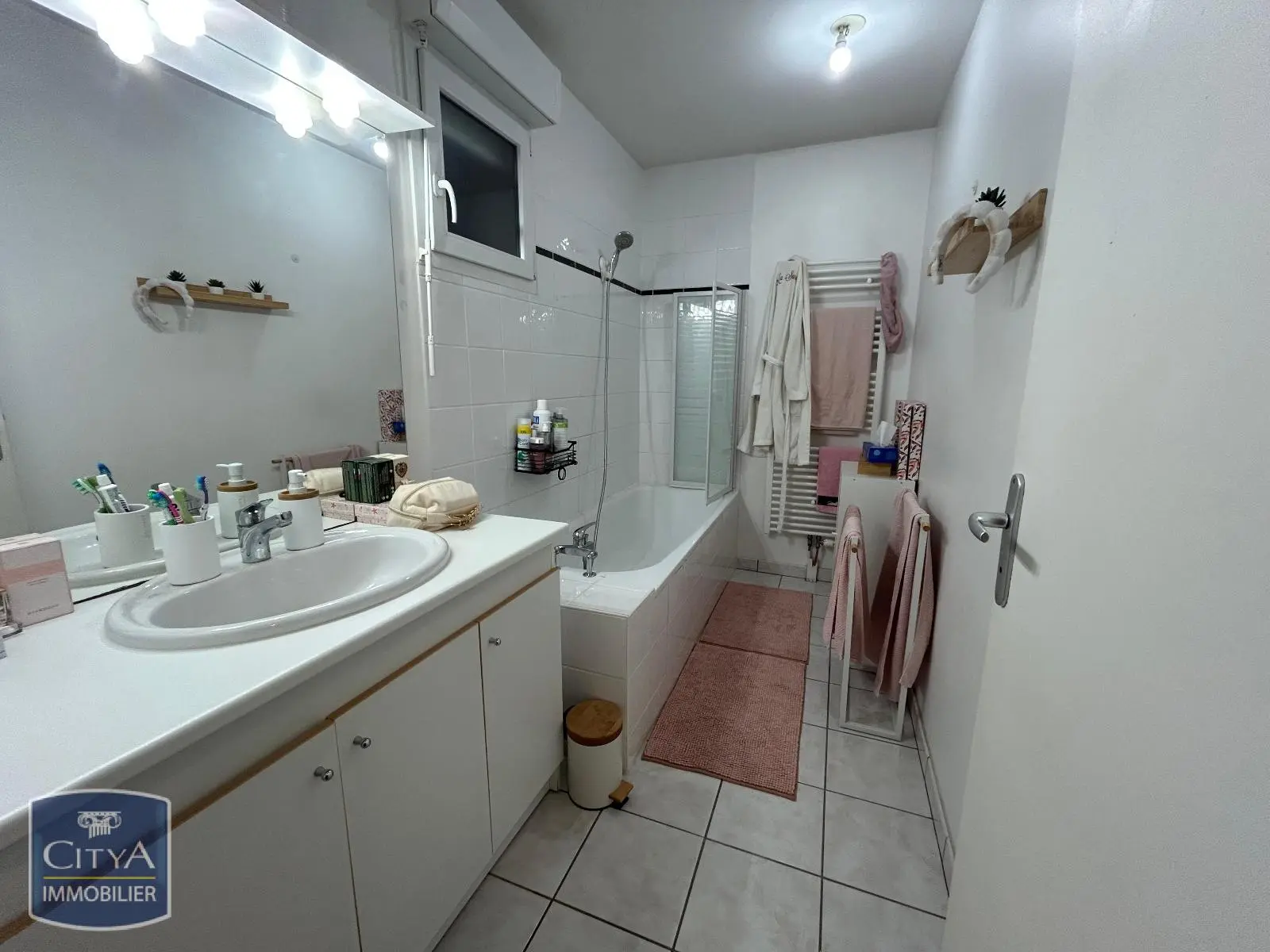 Photo 8 Appartement 4 pièces 97.69m²