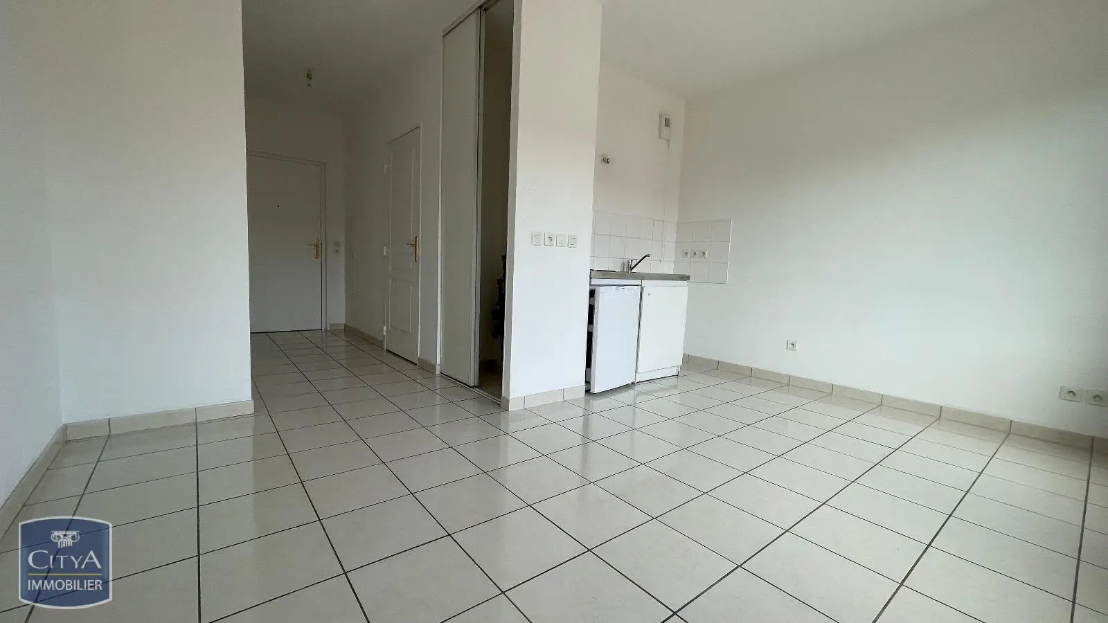Photo 1 Appartement 1 pièce 25.3m²
