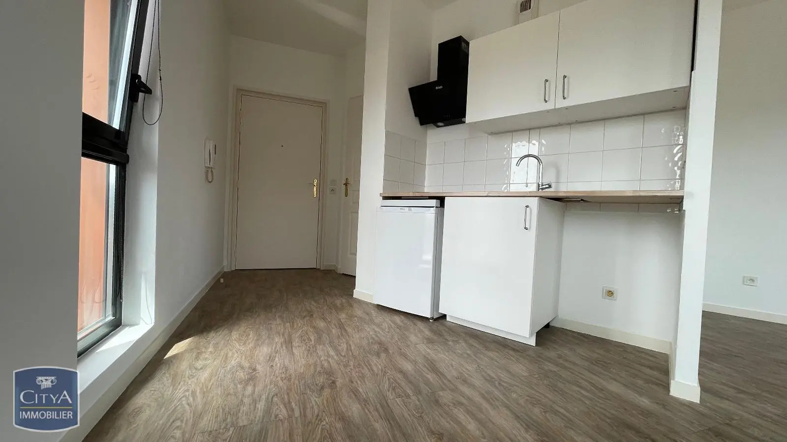 Photo 1 Appartement 1 pièce 28m²