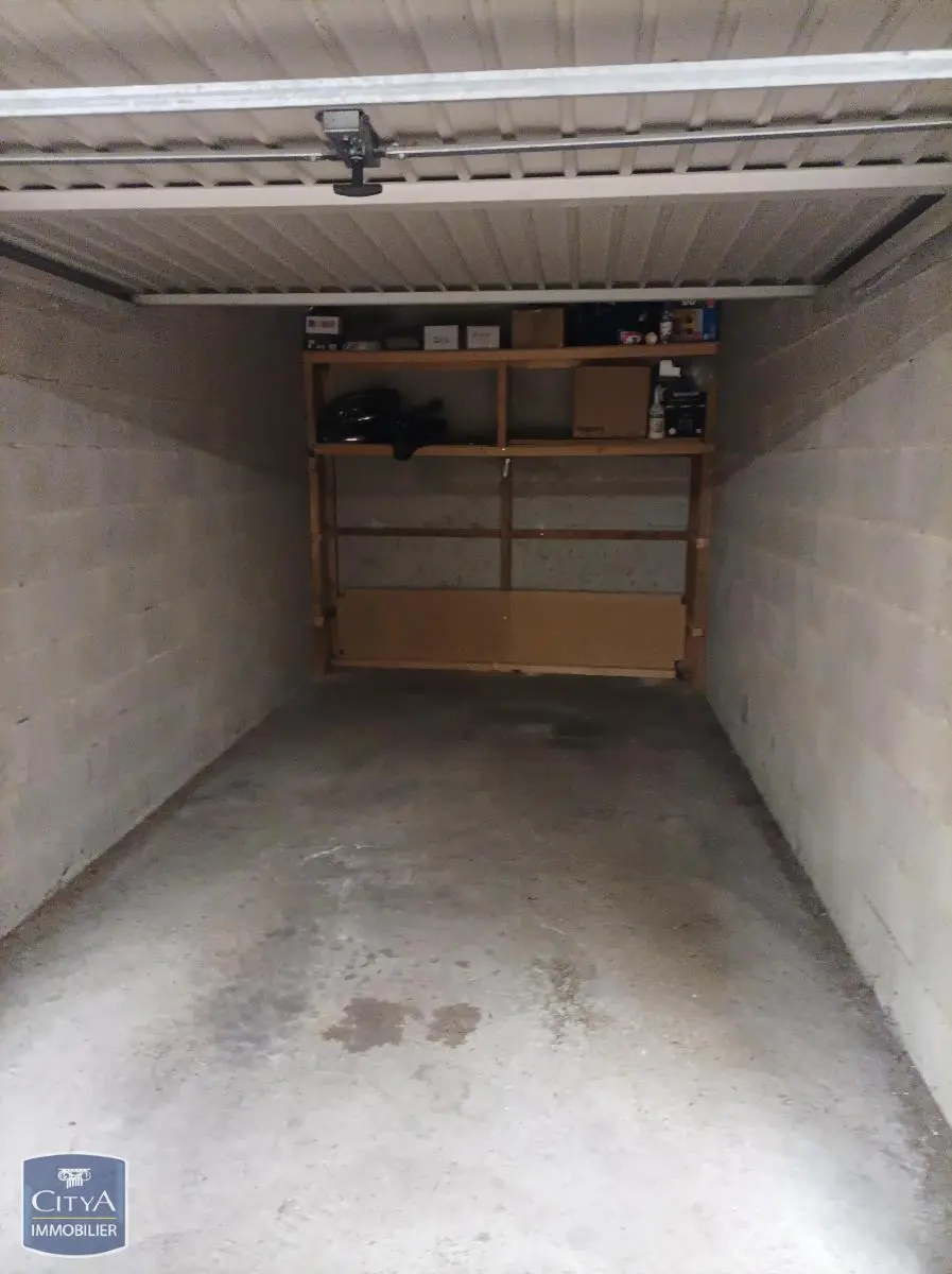 Photo 1 Parking