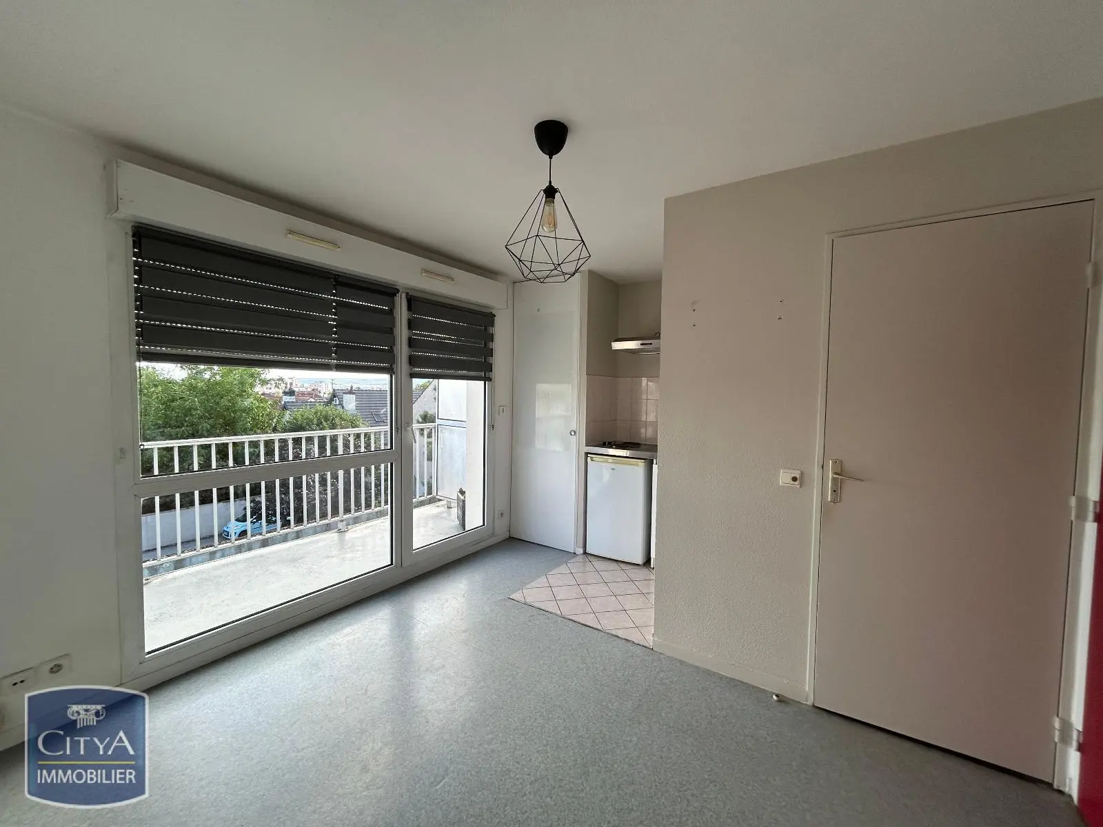 Photo 2 Appartement 1 pièce 13.83m²