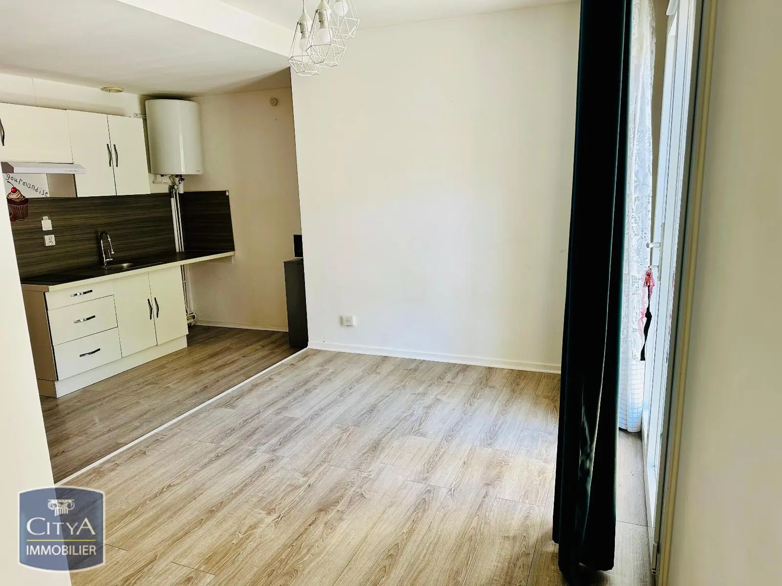 Photo 2 Appartement 1 pièce 31.7m²