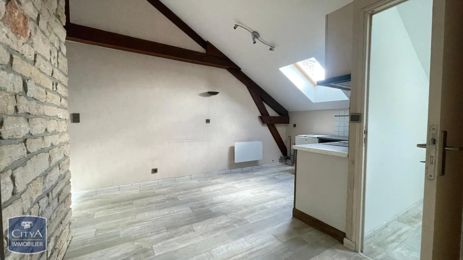 Photo 2 Appartement 1 pièce 33.24m²