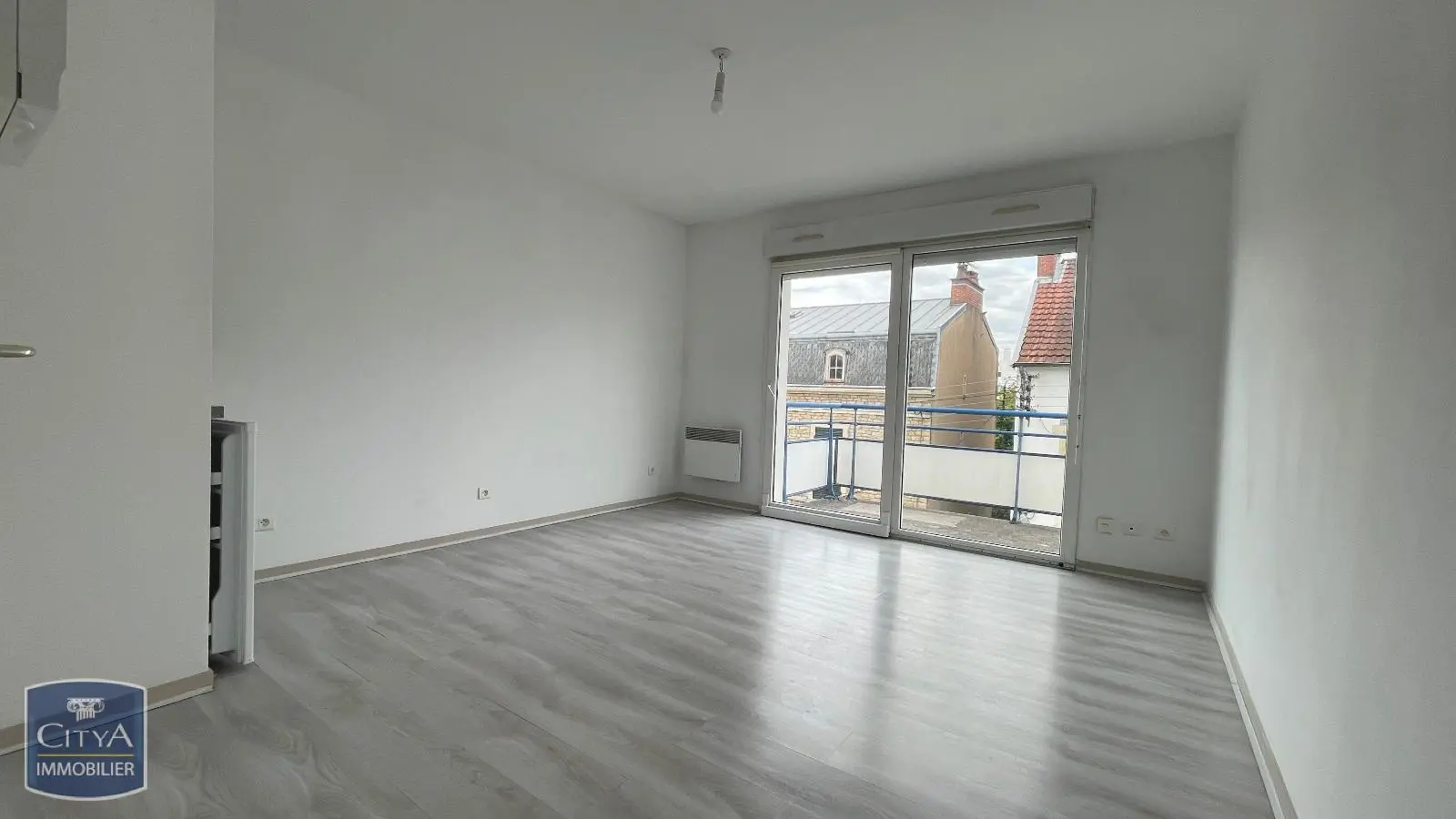 Photo 1 Appartement 1 pièce 22.81m²