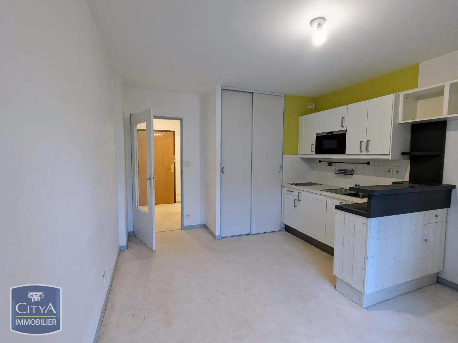 Photo 1 Appartement 1 pièce 21.74m²