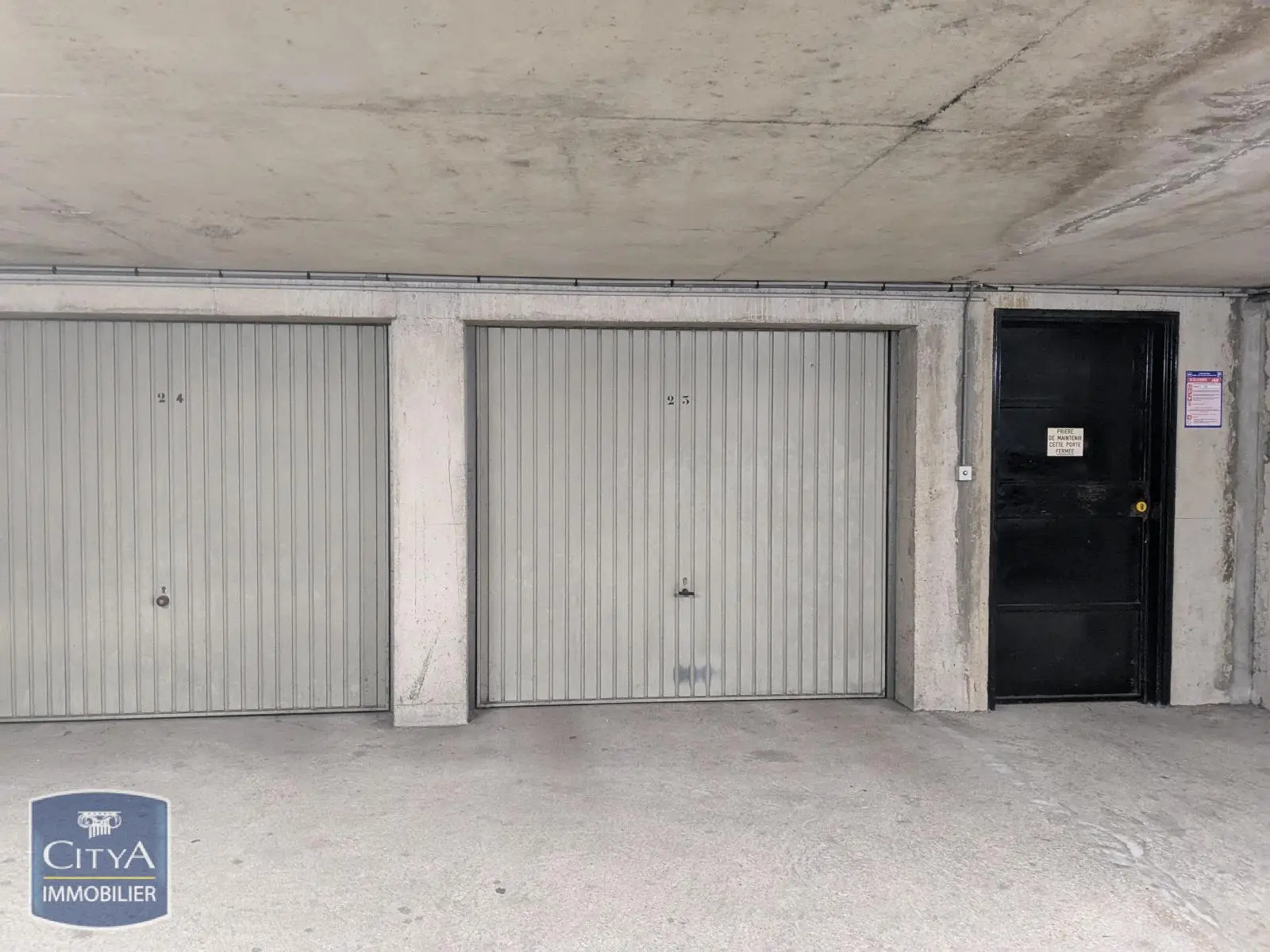 Photo 1 Parking 13m²