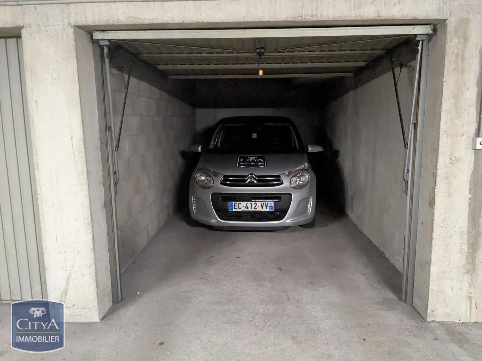 Photo 3 Parking 13m²