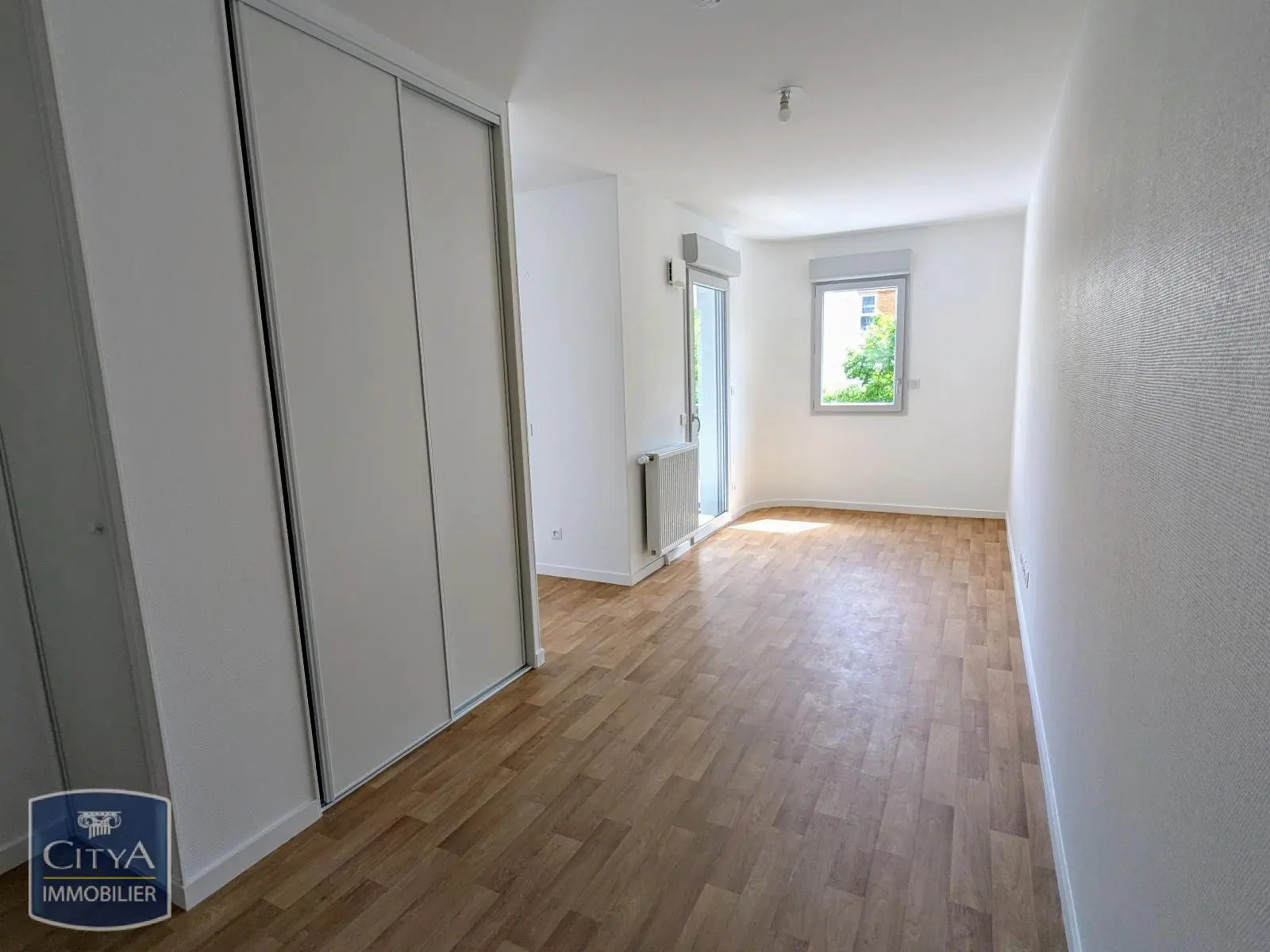 Photo 1 Appartement 1 pièce 24.83m²