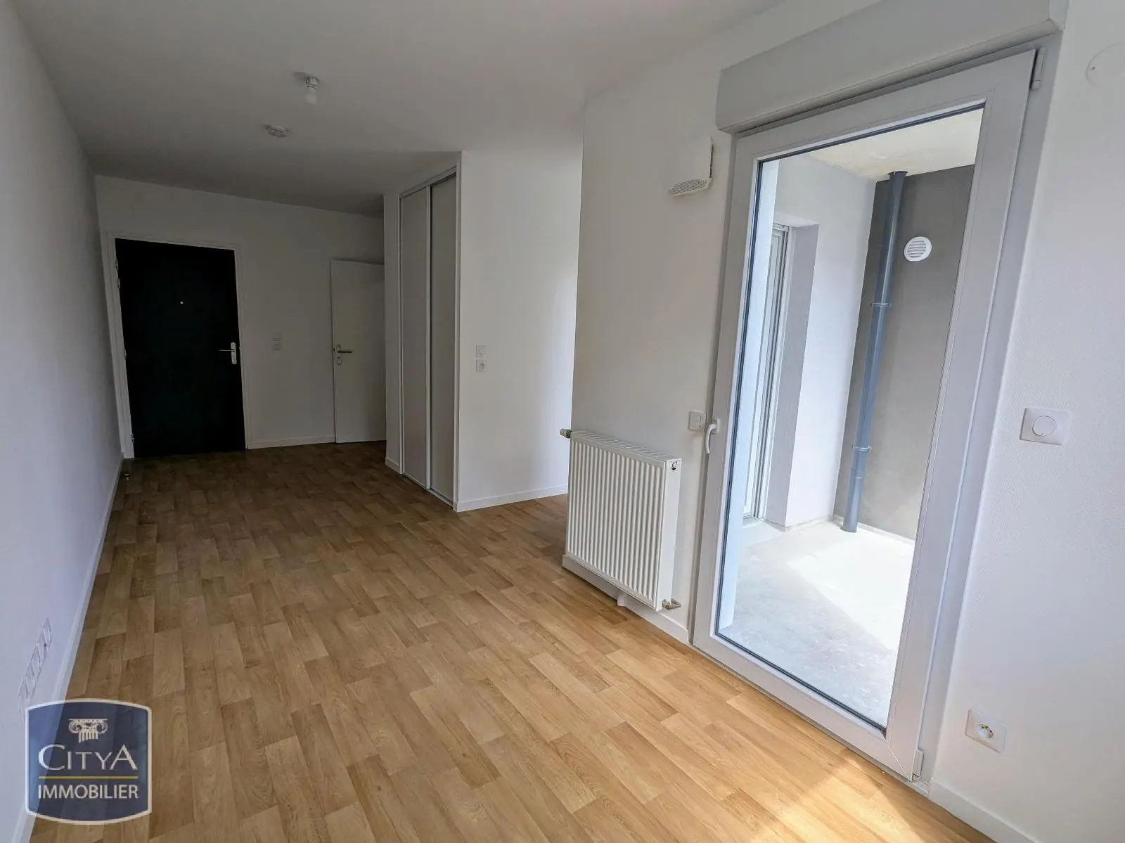 Photo 2 Appartement 1 pièce 24.83m²