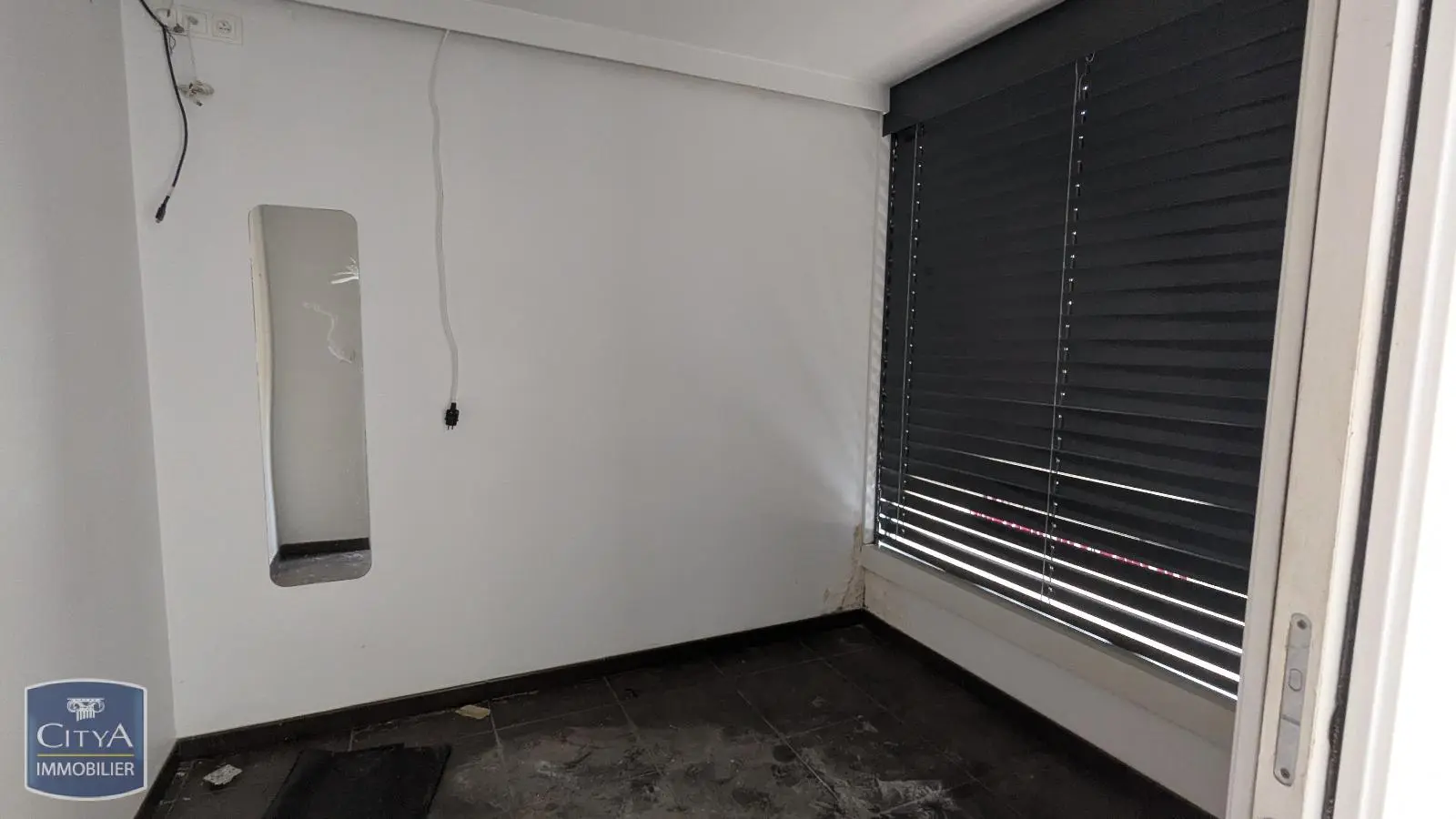 Photo 10 Local Commercial