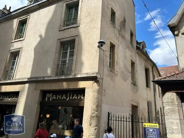 Photo 1 Appartement 1 pièce 27m²