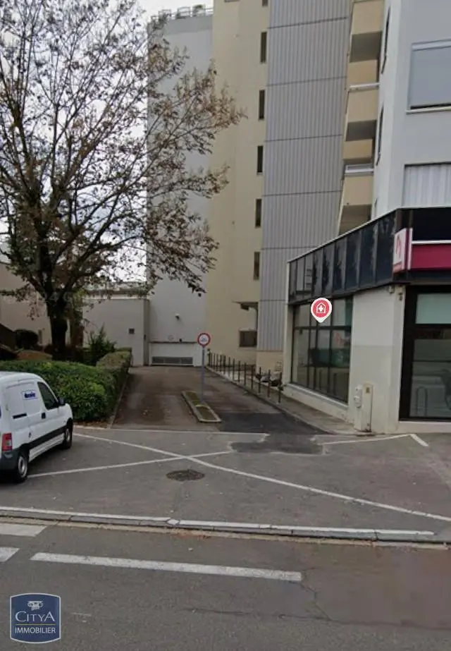 Photo 1 Parking