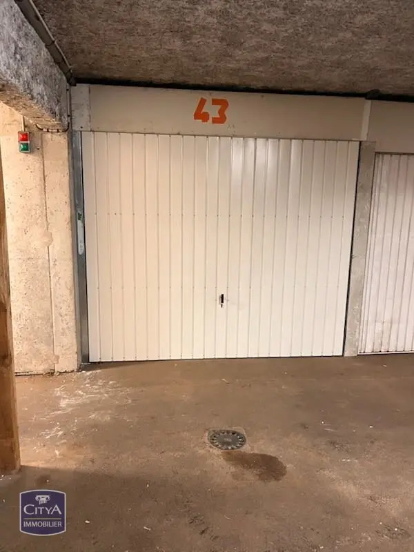 Photo 1 Parking 15m²